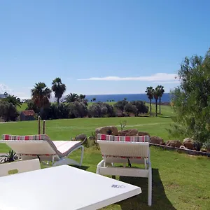 amarilla-golf-villas.in-canary-islands.com/